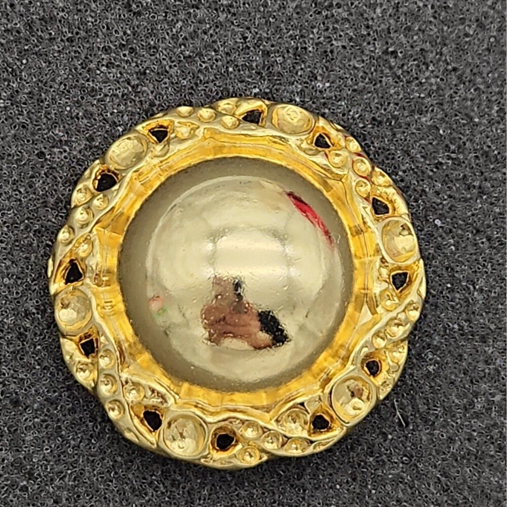 Button High Dome Polished Gold Tone Openwork Filigree Metal Non-Magnetic VTG